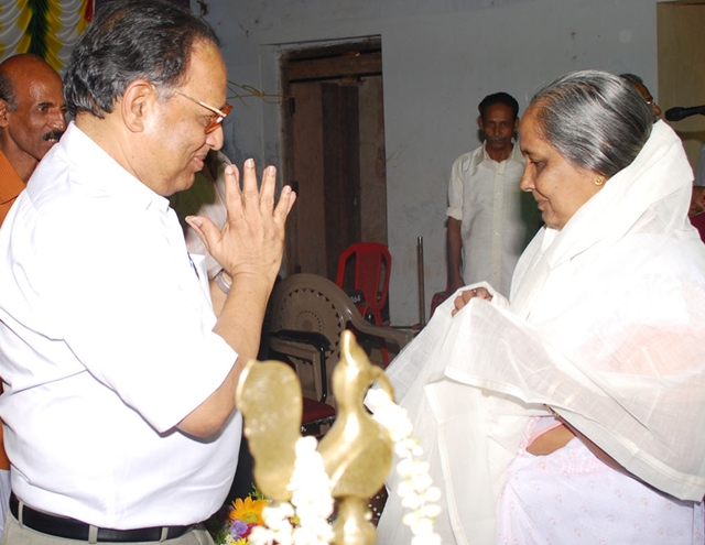 SEPTUAGENNIAL CELEBRATIONS of R M H S S - former students  Teachers meeting 