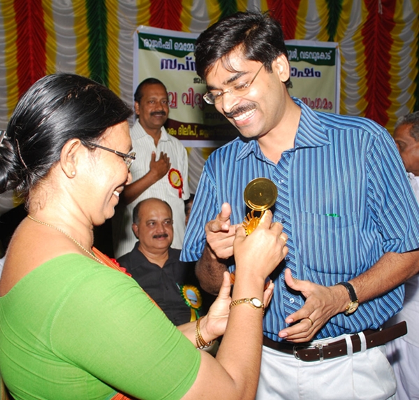 SEPTUAGENNIAL CELEBRATIONS of R M H S S - former students  Teachers meeting 